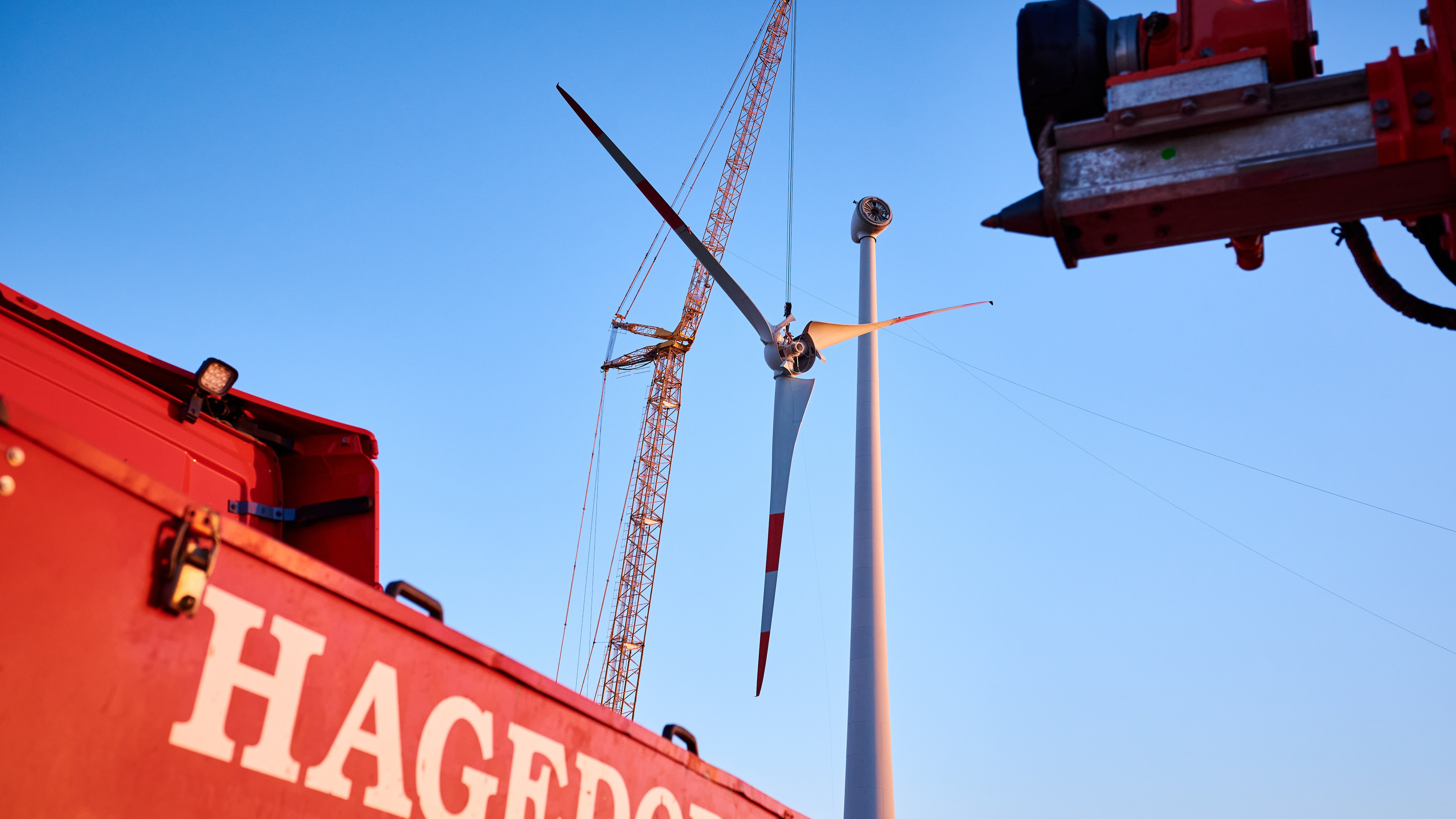 Detailansicht von Hagedorn-Ausrüstung beim Rückbau einer Windturbine.